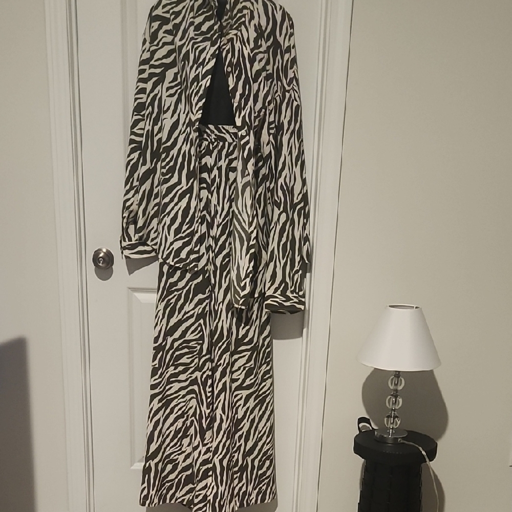 Dark Grewn Zebra Print Long Sleeve Pant Suit